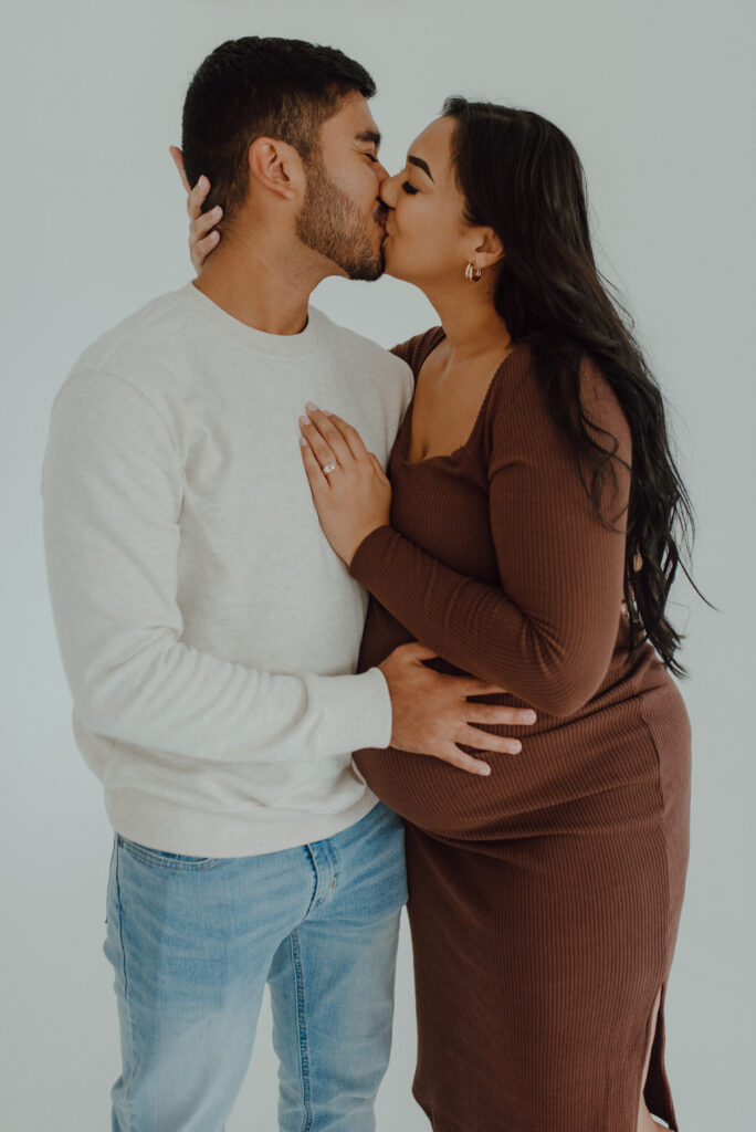 Winter Park Maternity Session at The Visuals